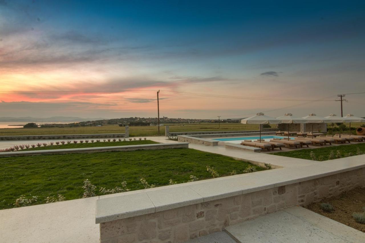 Onar Limnos II Luxury Apartments Moúdhros Esterno foto